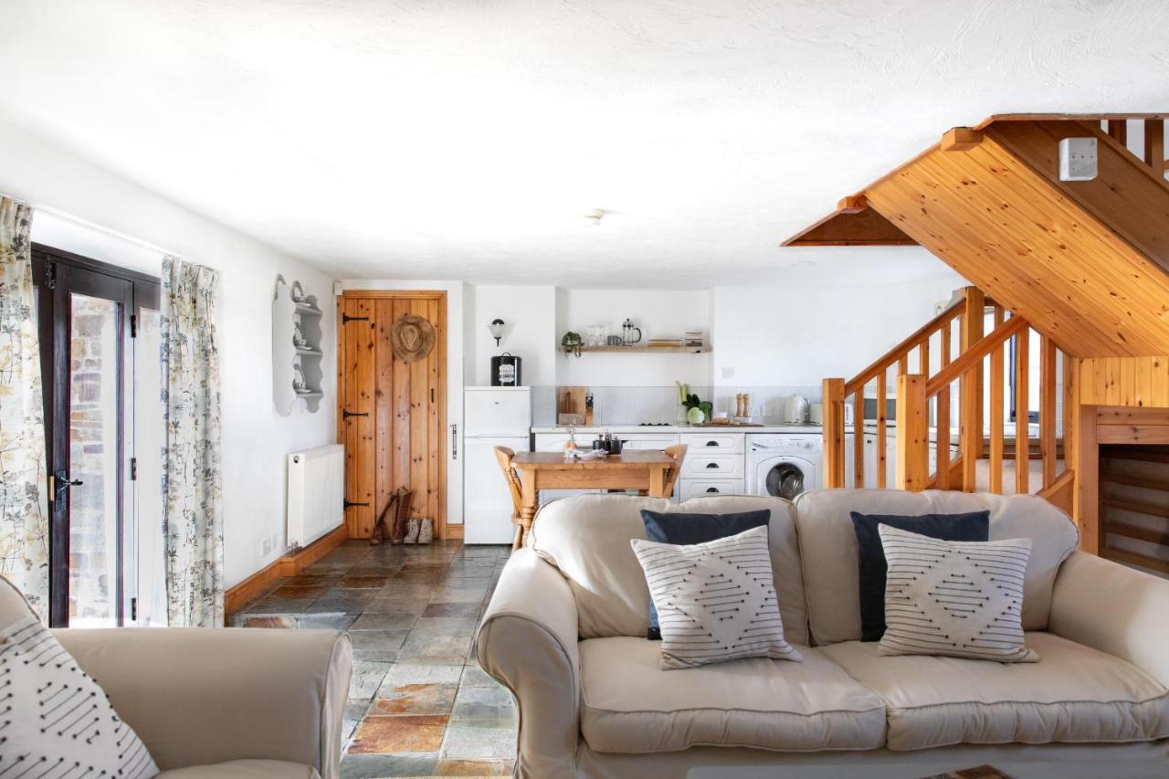 Downe Cottages Hartland Bagian luar foto