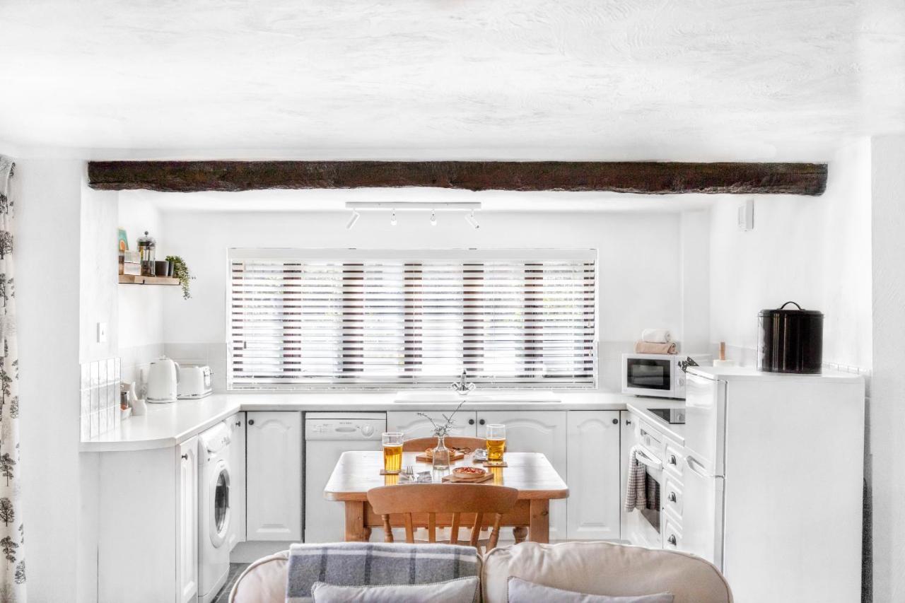 Downe Cottages Hartland Bagian luar foto