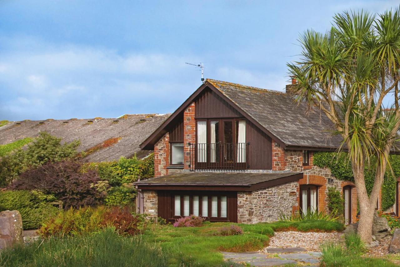 Downe Cottages Hartland Bagian luar foto