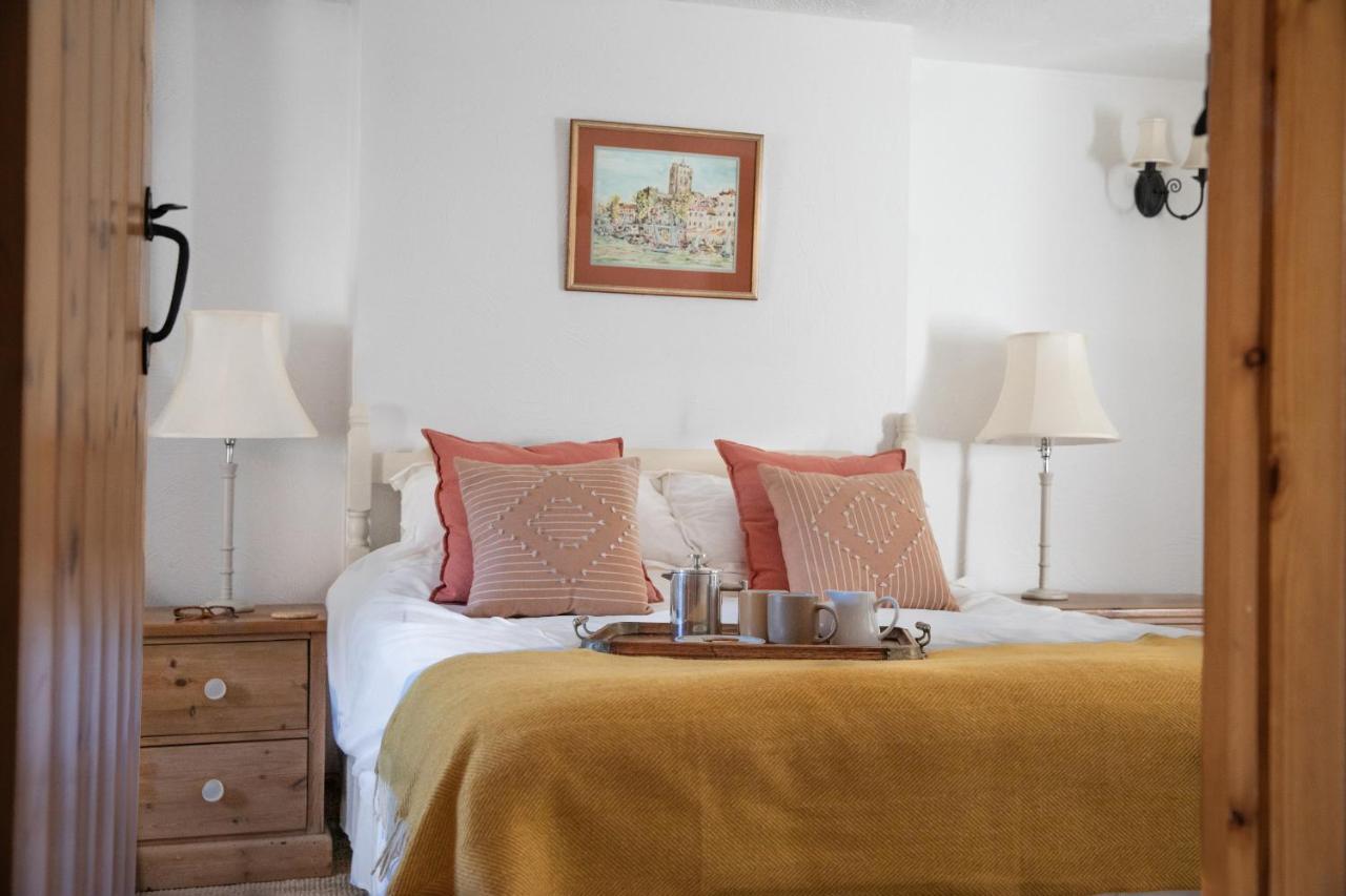 Downe Cottages Hartland Bagian luar foto