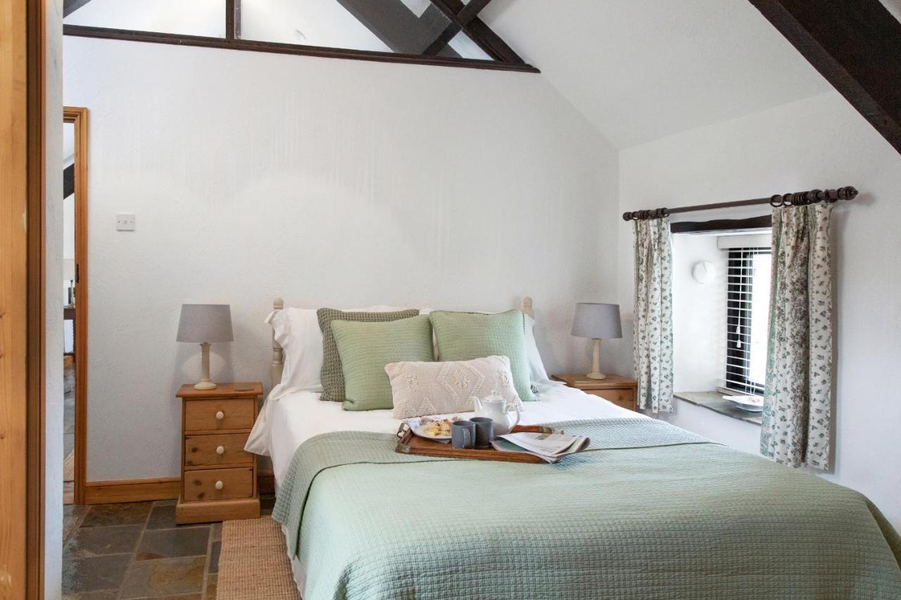 Downe Cottages Hartland Bagian luar foto