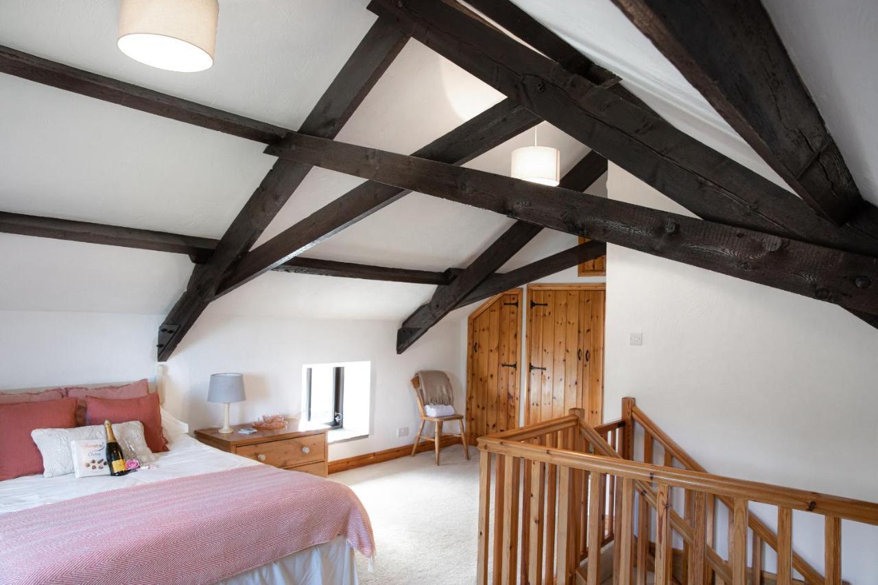 Downe Cottages Hartland Bagian luar foto