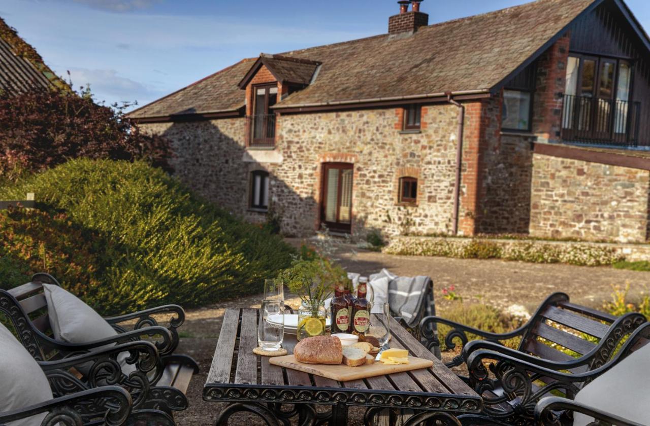 Downe Cottages Hartland Bagian luar foto