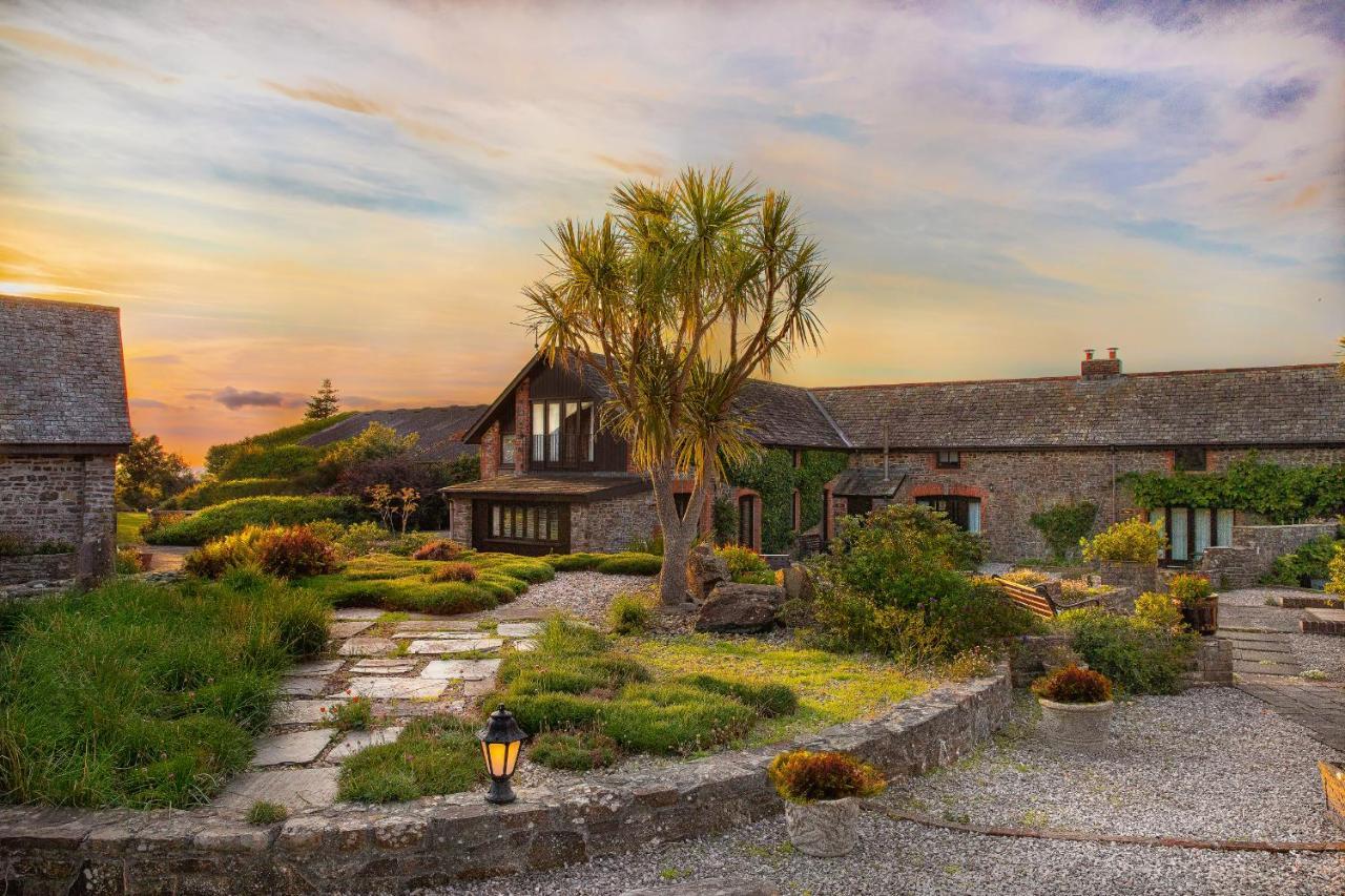 Downe Cottages Hartland Bagian luar foto