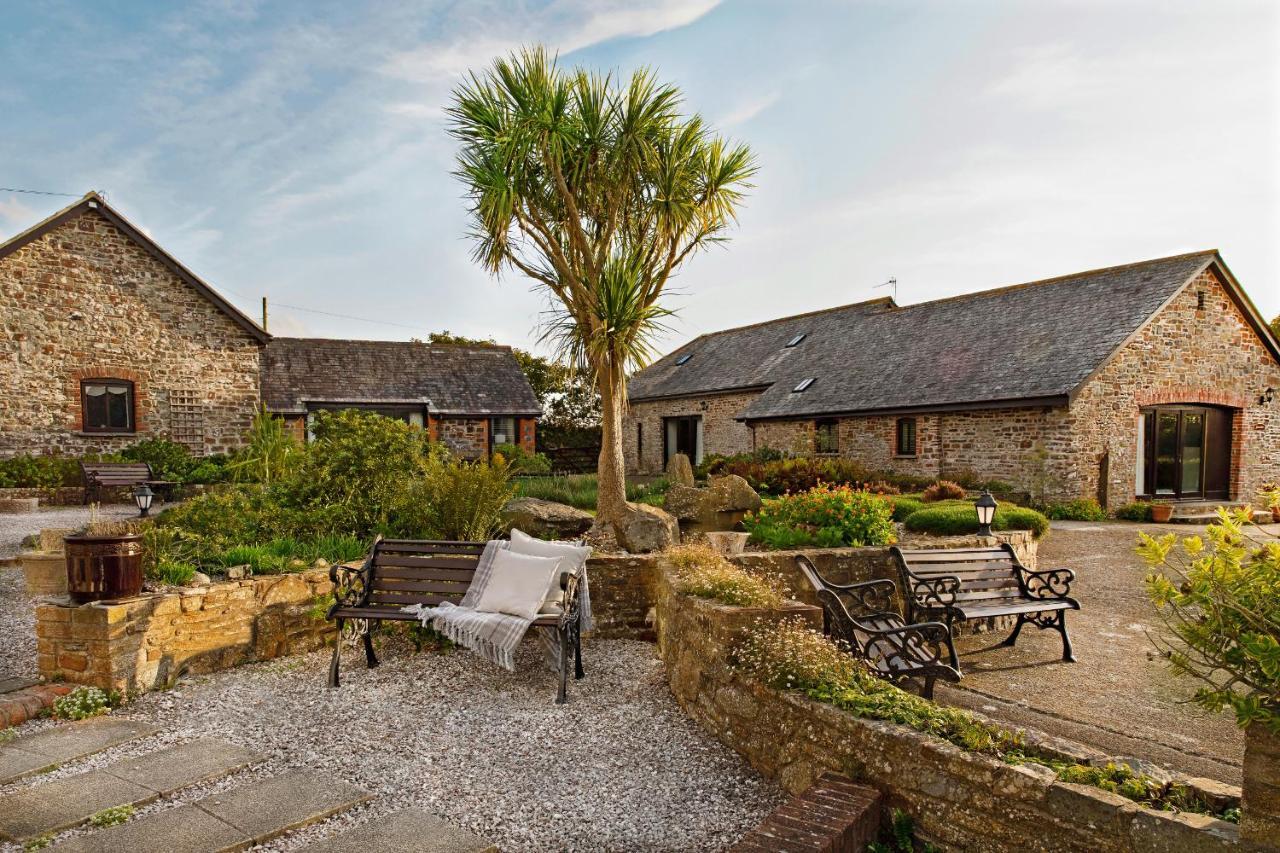 Downe Cottages Hartland Bagian luar foto