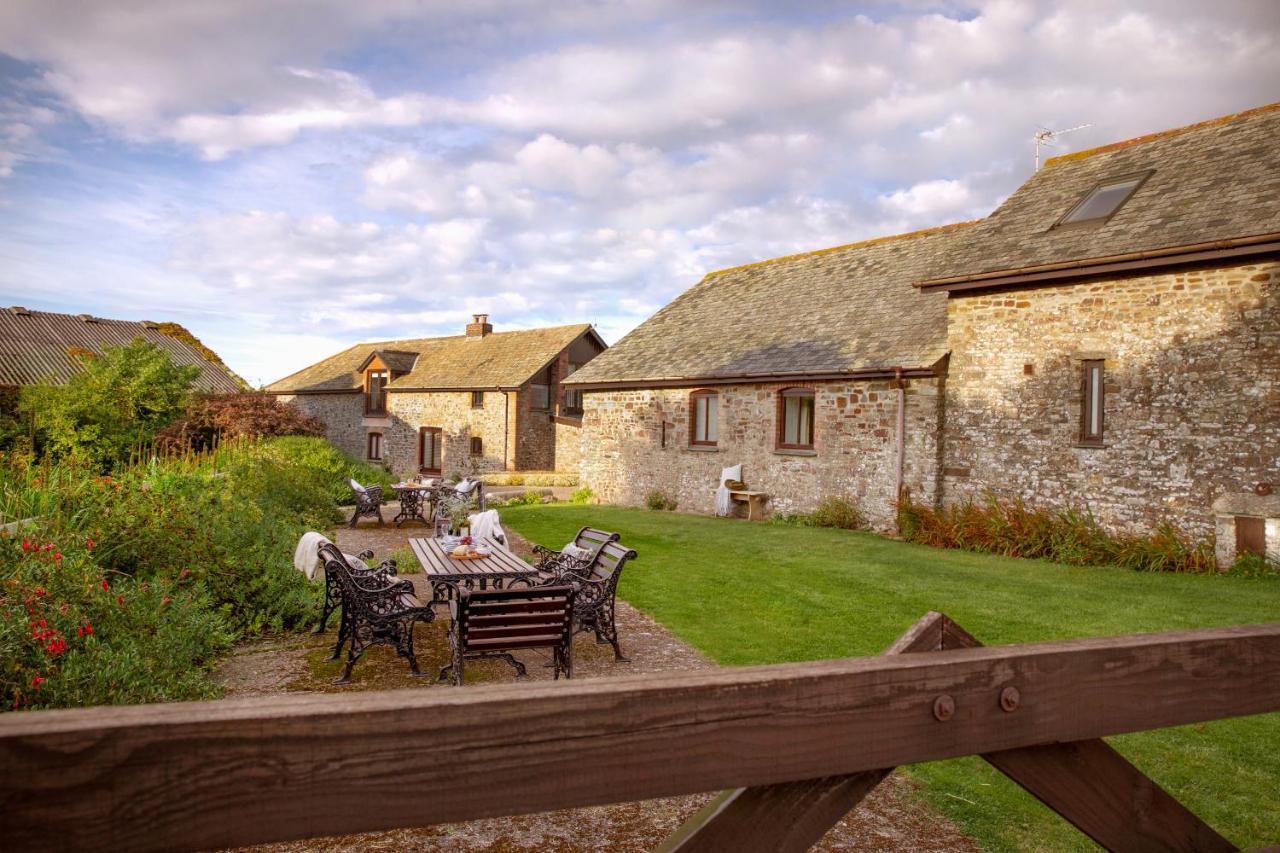Downe Cottages Hartland Bagian luar foto