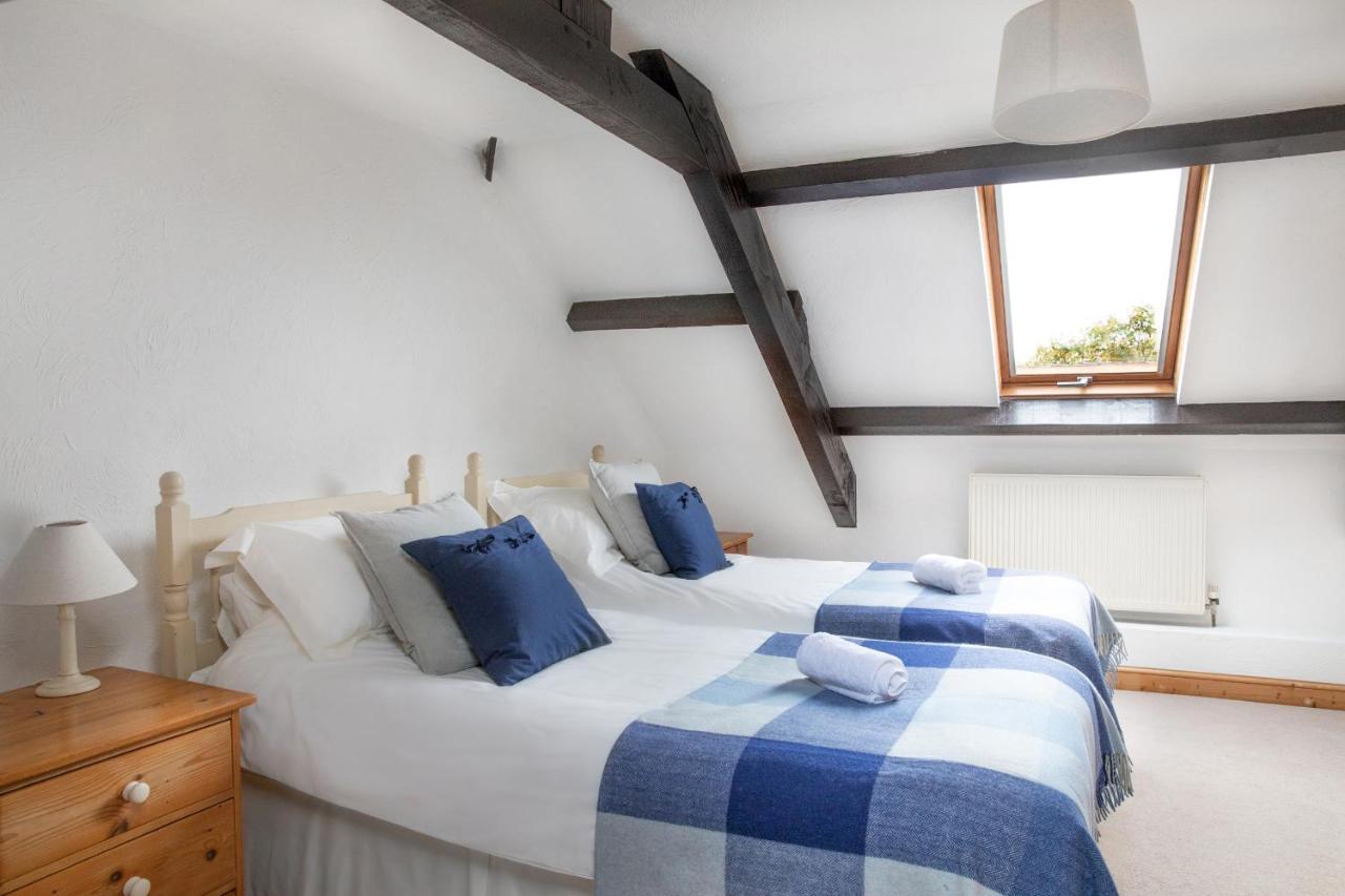 Downe Cottages Hartland Bagian luar foto